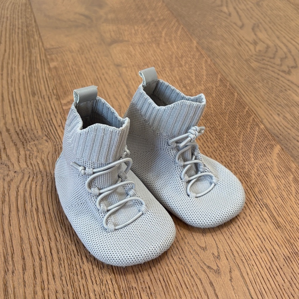 Harts grey baby booties 12-18m